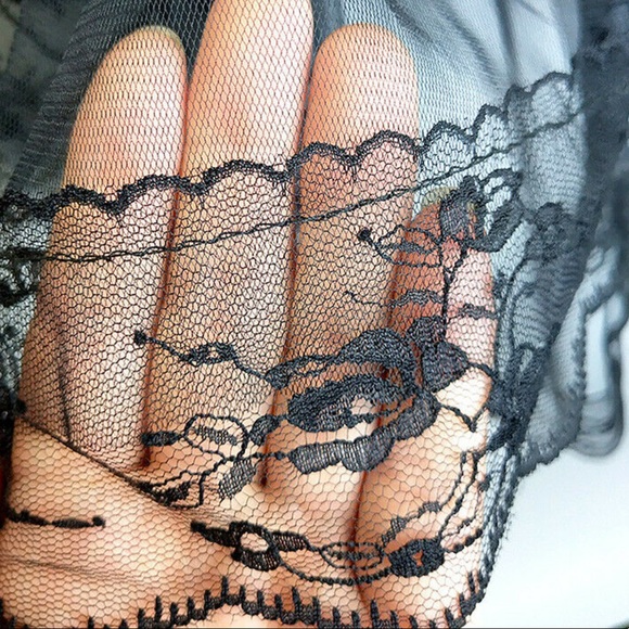 New Black or White 2 TIer Laced Edged Veil - Picture 10 of 12